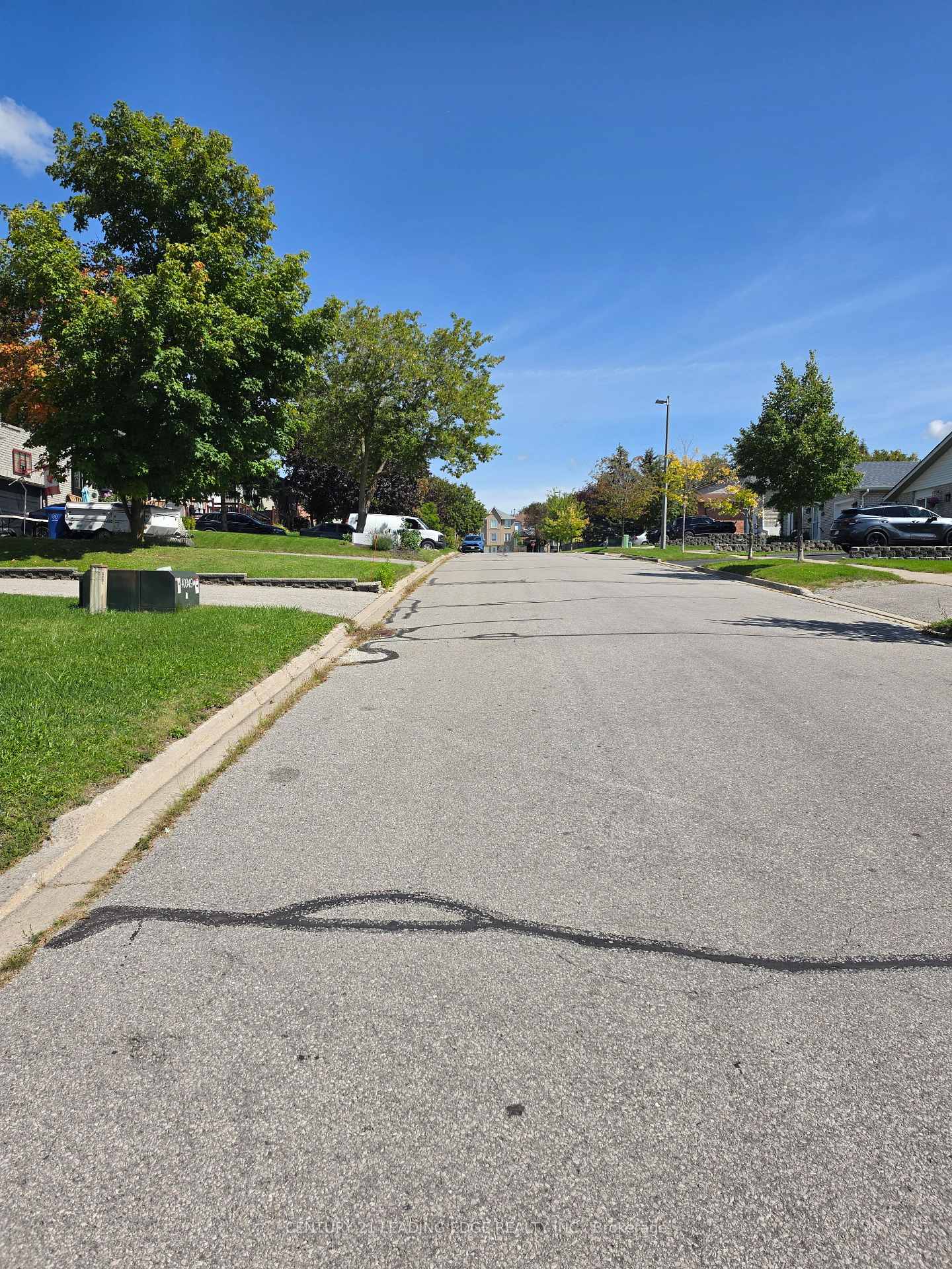 Photo 4 of Unit Lower, 142 Oakcrest Drive, Georgina, Keswick North — HOMEH