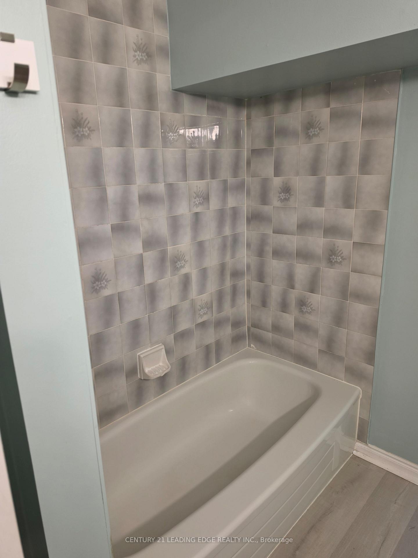 Photo 17 of Unit Lower, 142 Oakcrest Drive, Georgina, Keswick North — HOMEH
