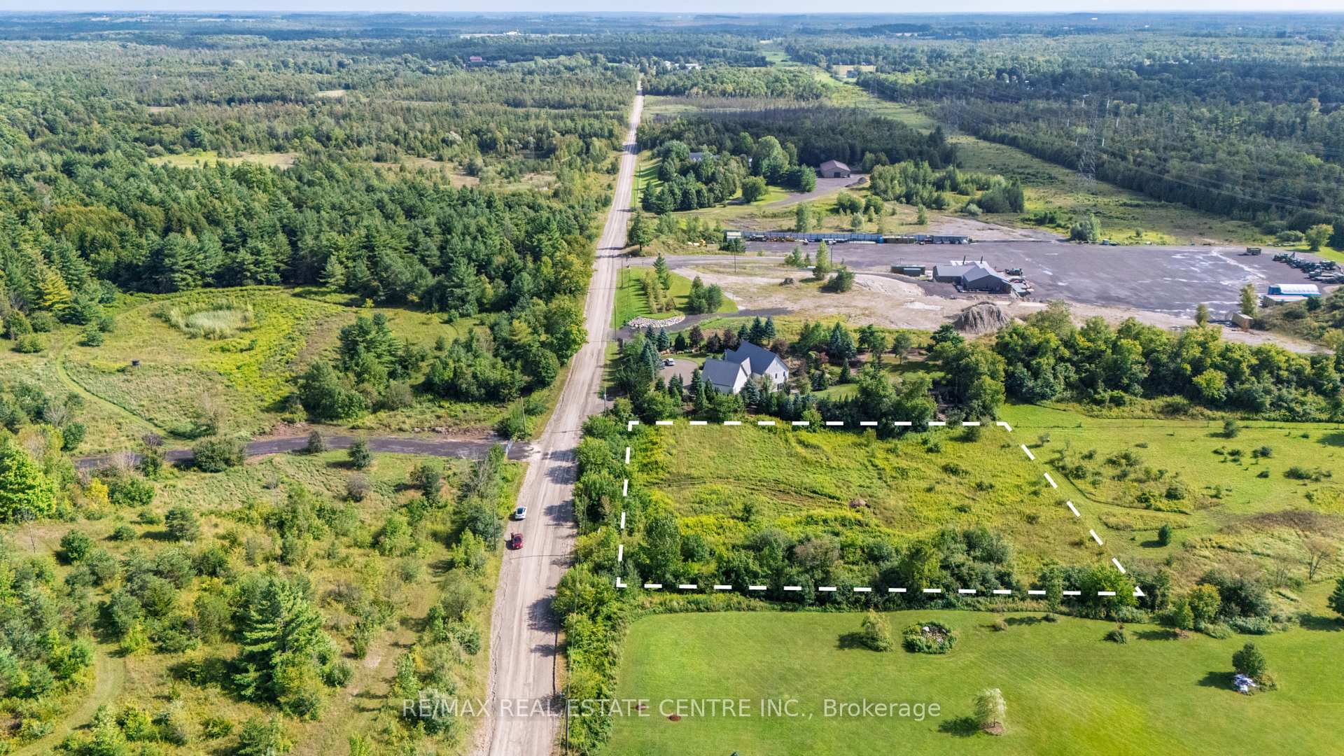 Photo 7 of 4032 Concession 7 Road, Puslinch, Crieff/Aikensville/Killean — HOMEH