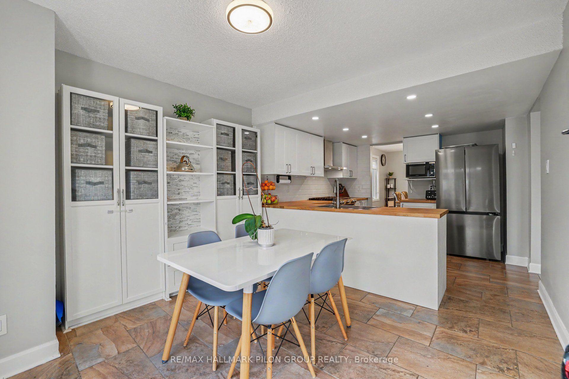 Photo 7 of 1689 Champneuf Drive, Ottawa, Chateauneuf — HOMEH