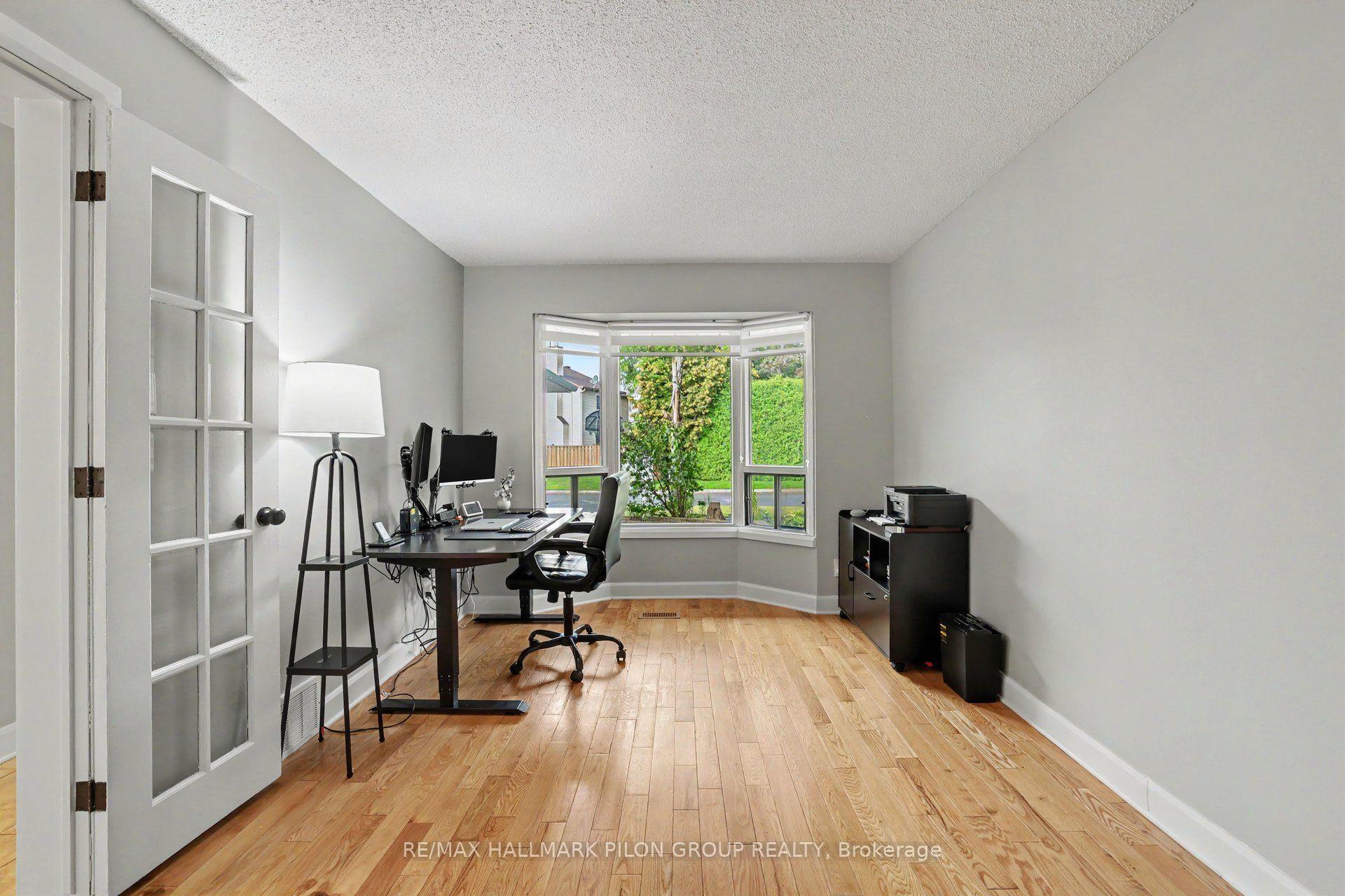 Photo 14 of 1689 Champneuf Drive, Ottawa, Chateauneuf — HOMEH