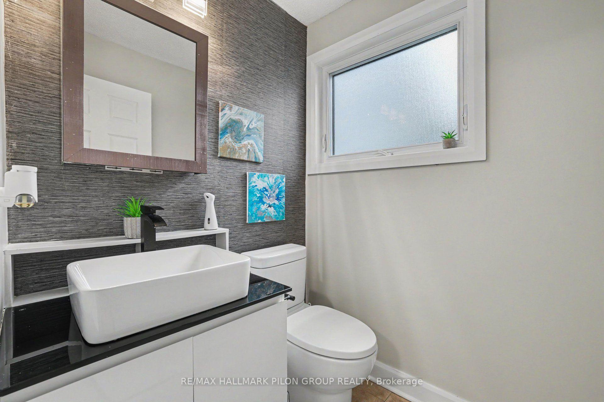 Photo 16 of 1689 Champneuf Drive, Ottawa, Chateauneuf — HOMEH