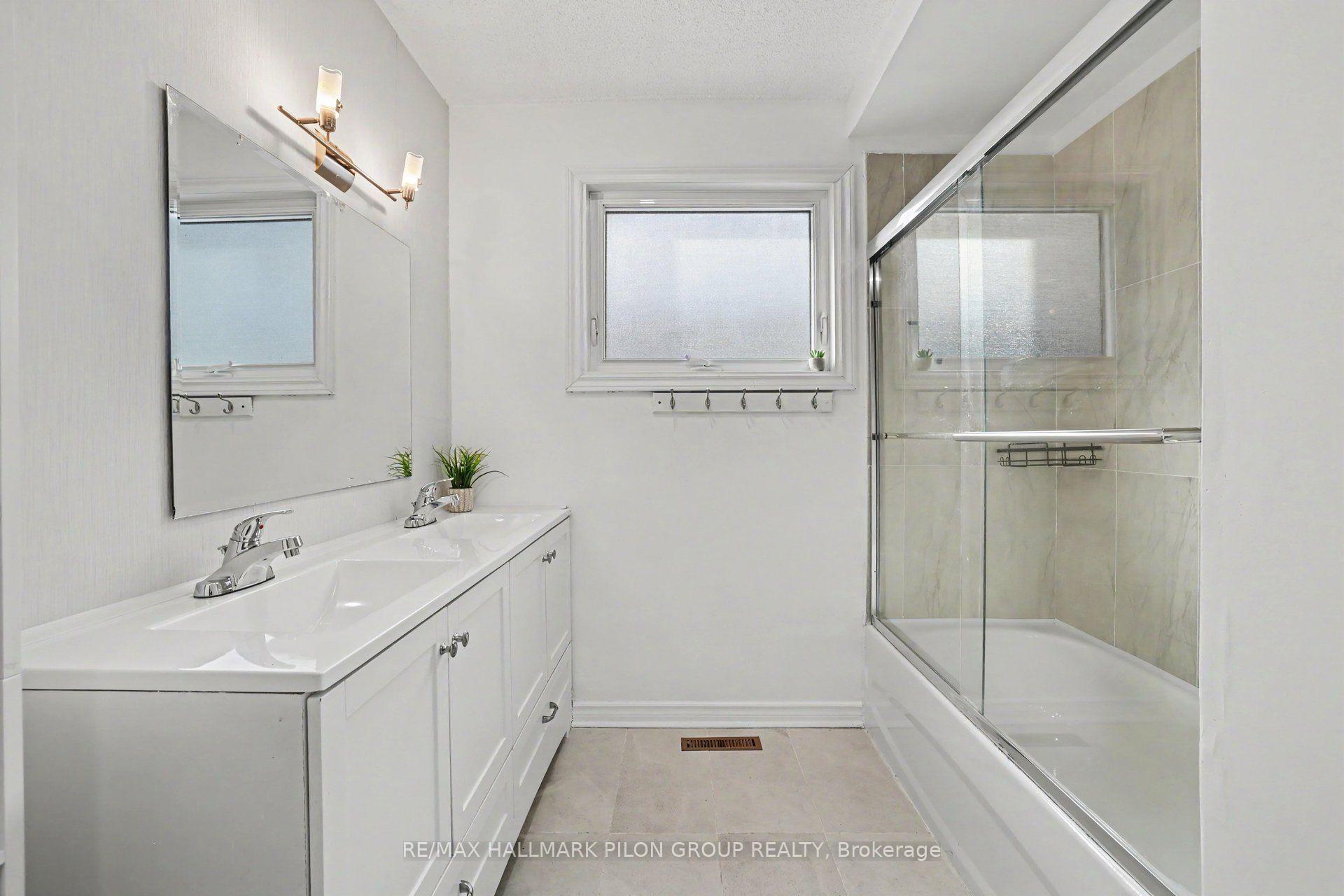 Photo 20 of 1689 Champneuf Drive, Ottawa, Chateauneuf — HOMEH