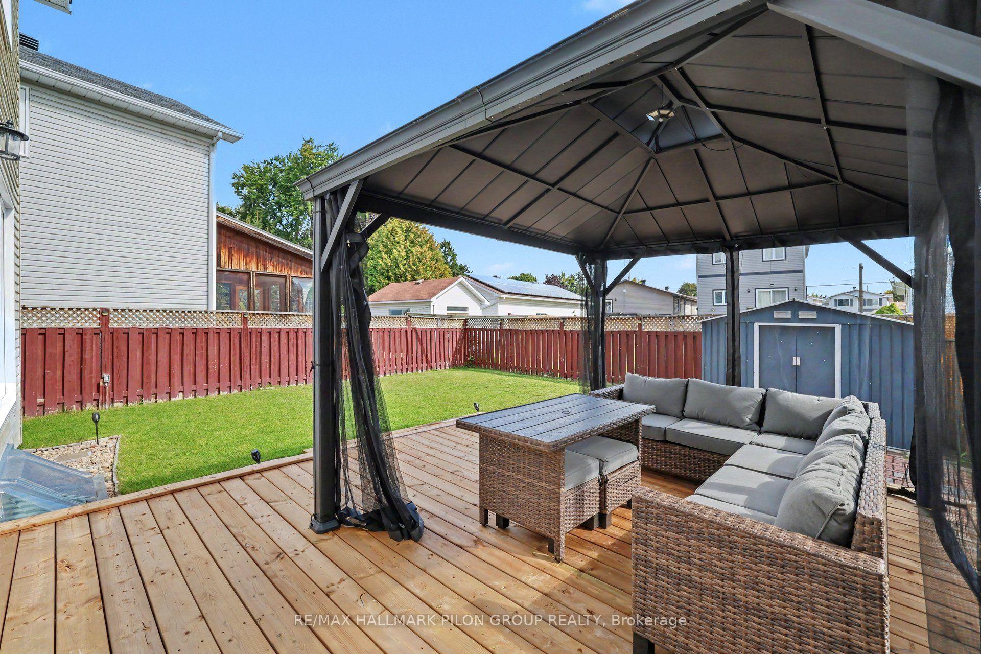 Photo 35 of 1689 Champneuf Drive, Ottawa, Chateauneuf — HOMEH