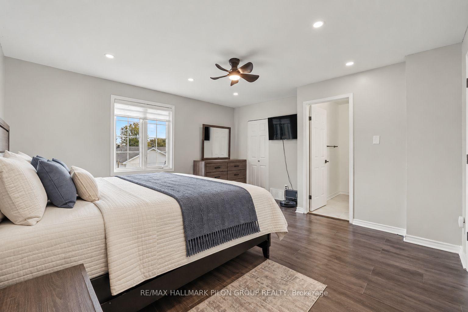 Photo 19 of 1689 Champneuf Drive, Ottawa, Chateauneuf — HOMEH