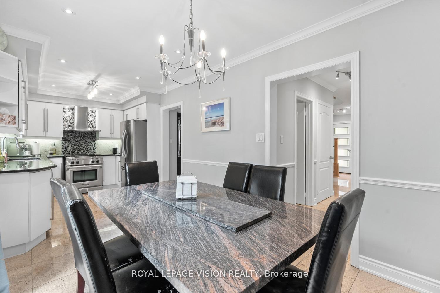 Photo 14 of 91 Princeton Gate, Vaughan, Maple — HOMEH