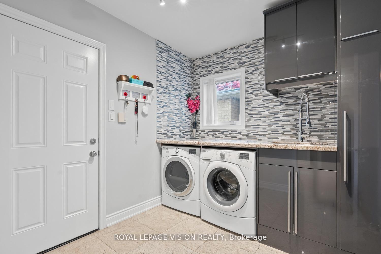 Photo 16 of 91 Princeton Gate, Vaughan, Maple — HOMEH