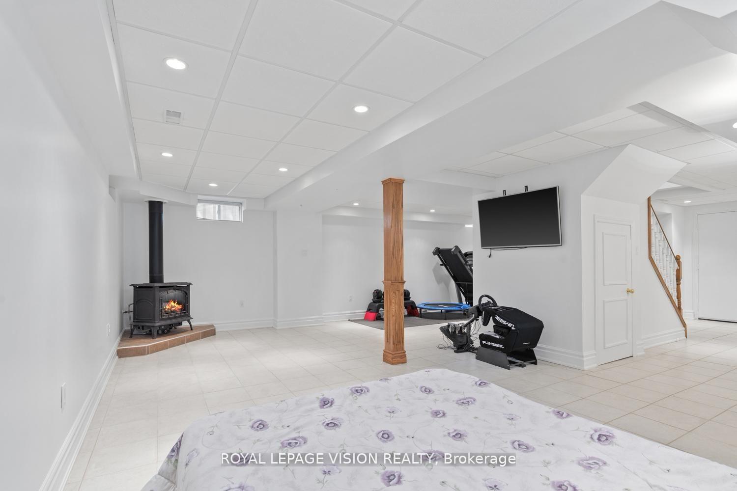 Photo 35 of 91 Princeton Gate, Vaughan, Maple — HOMEH