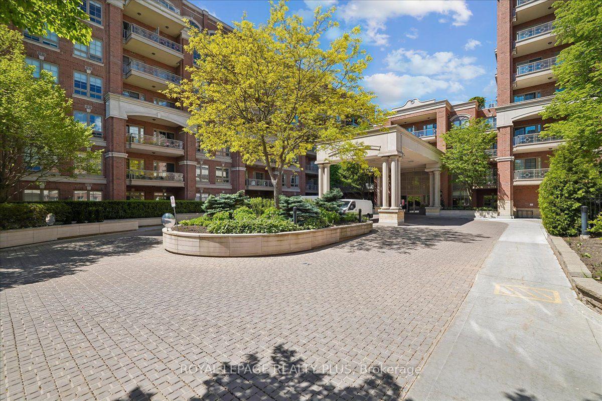 Photo 2 of Unit 204, 20 Burkebrook Place, North York, Bridle Path-Sunnybrook-York Mills — HOMEH