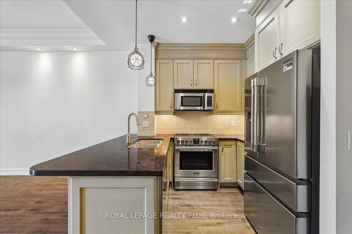Photo 9 of Unit 204, 20 Burkebrook Place, North York, Bridle Path-Sunnybrook-York Mills — HOMEH