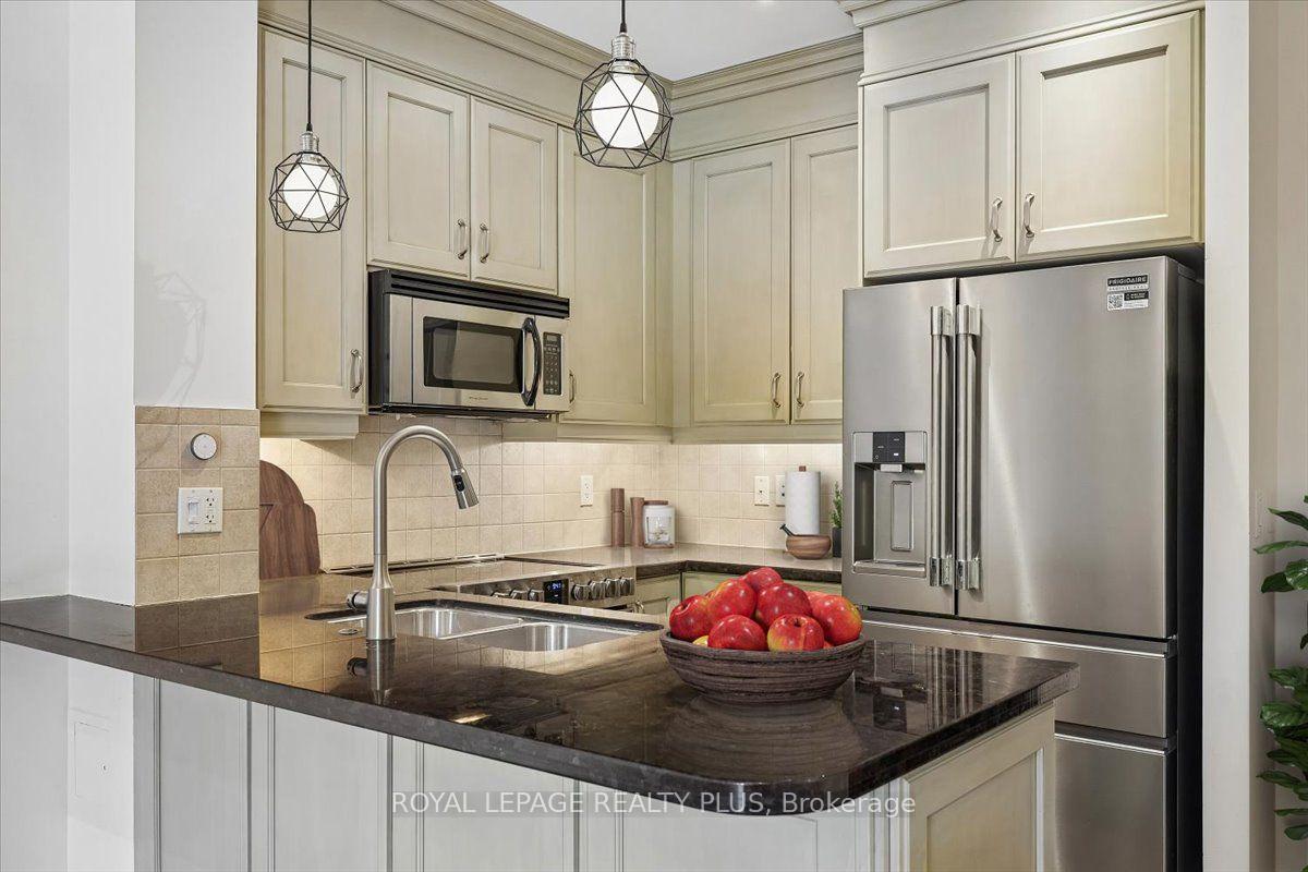 Photo 10 of Unit 204, 20 Burkebrook Place, North York, Bridle Path-Sunnybrook-York Mills — HOMEH