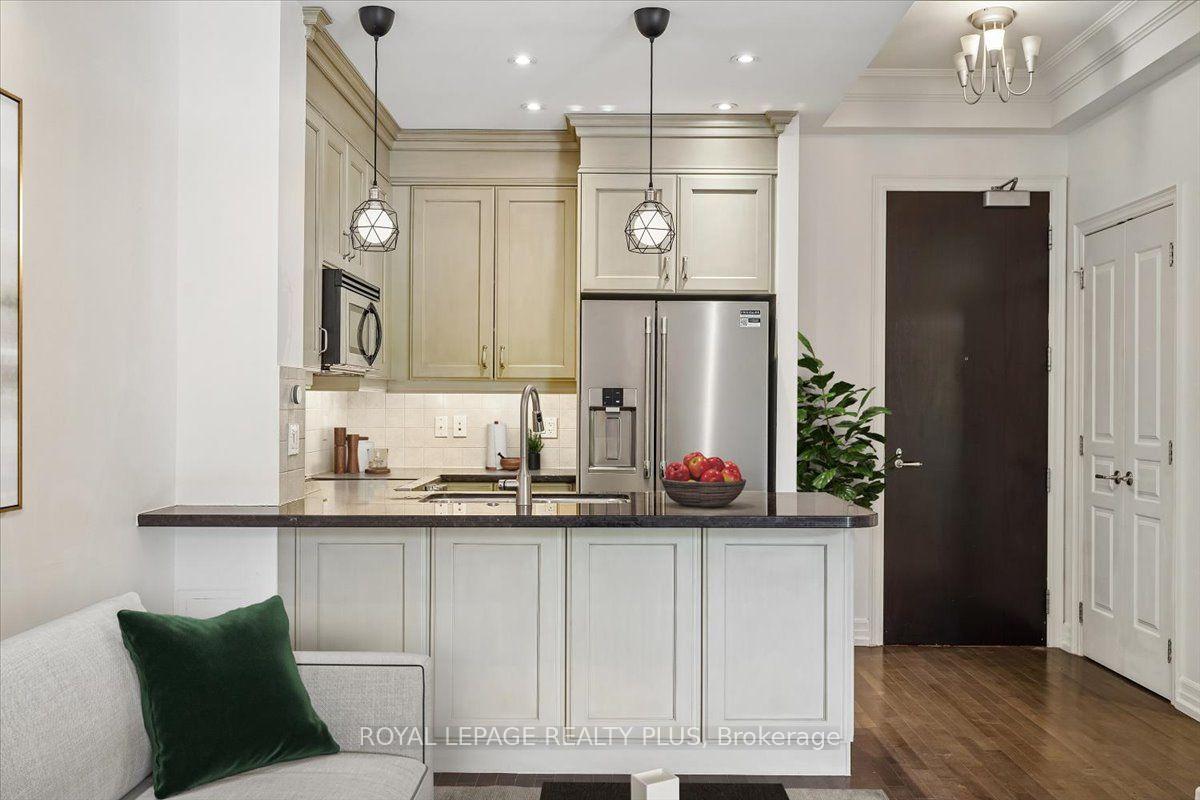 Photo 13 of Unit 204, 20 Burkebrook Place, North York, Bridle Path-Sunnybrook-York Mills — HOMEH
