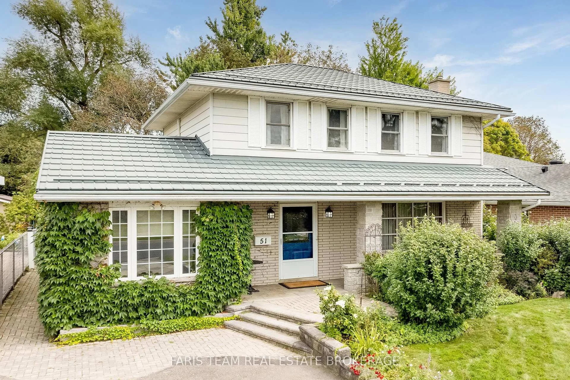 Photo 3 of 51 Davies Crescent, Barrie, Grove East — HOMEH