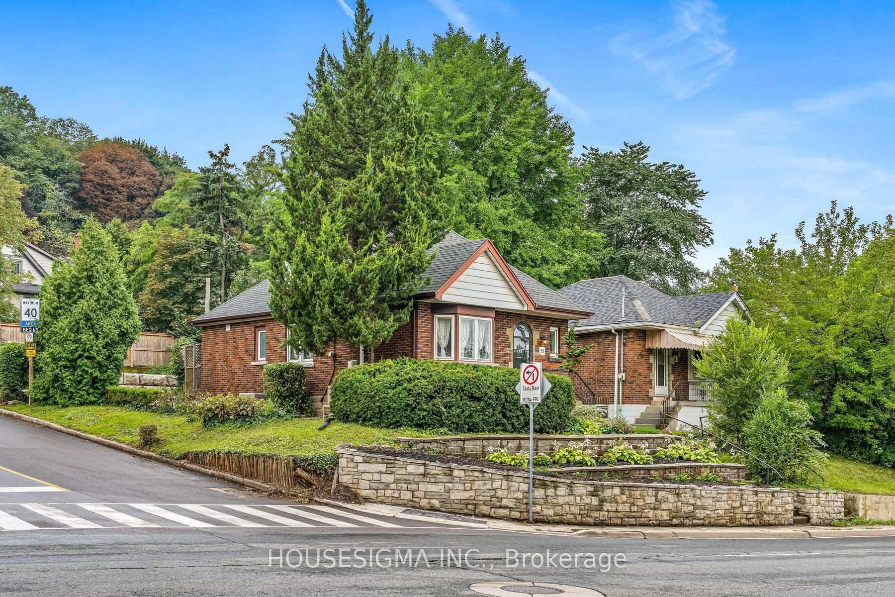 Photo 3 of 22 Arkledun Avenue, Hamilton, Corktown — HOMEH