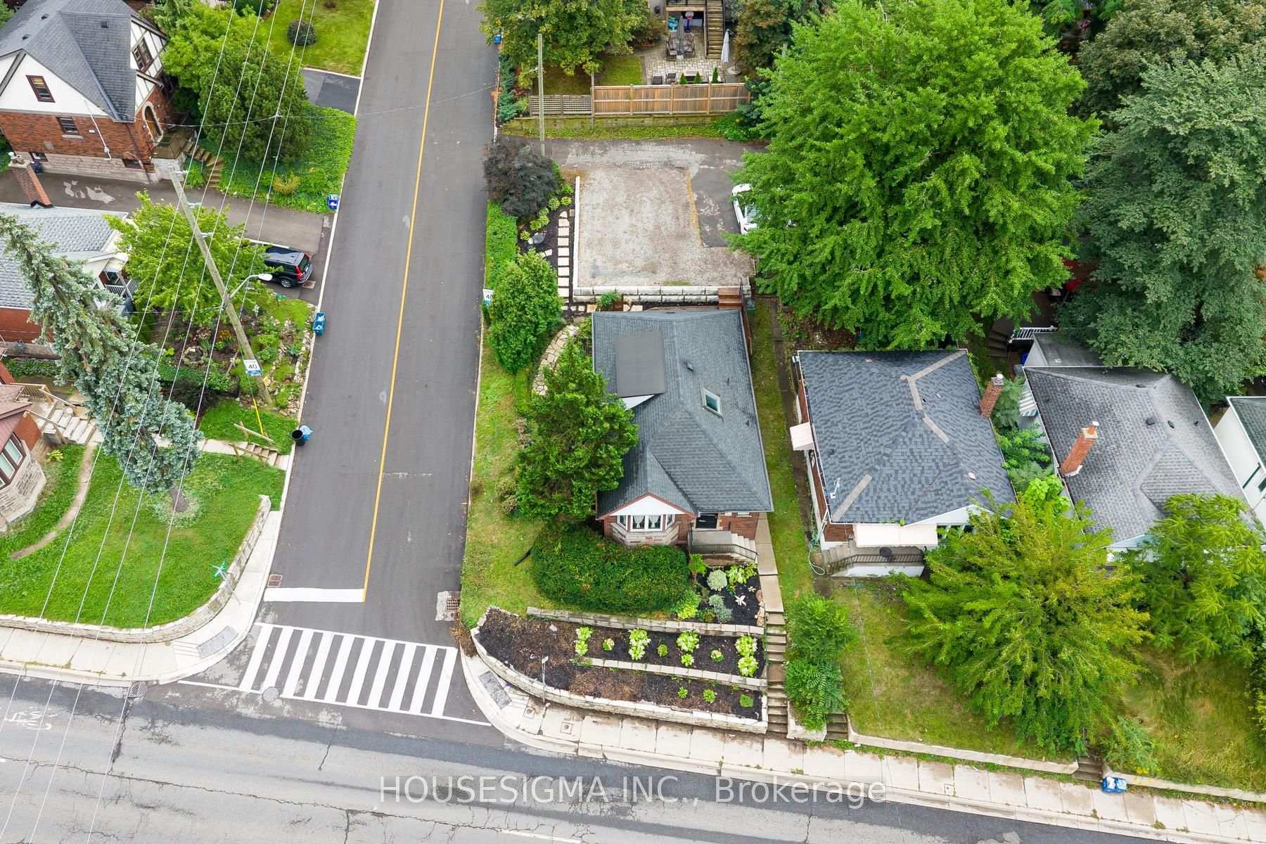 Photo 7 of 22 Arkledun Avenue, Hamilton, Corktown — HOMEH