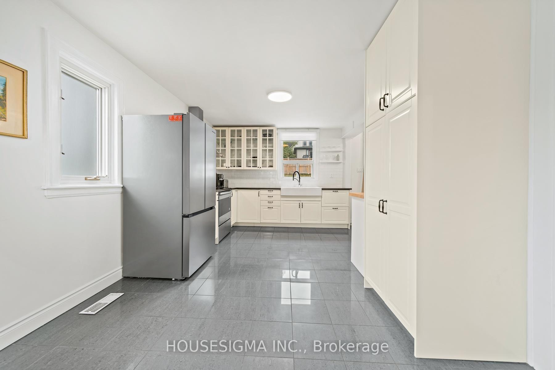 Photo 17 of 22 Arkledun Avenue, Hamilton, Corktown — HOMEH