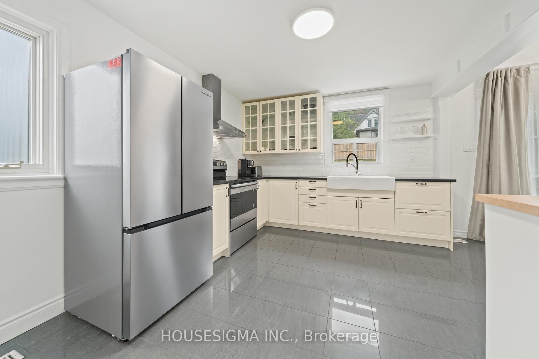 Photo 18 of 22 Arkledun Avenue, Hamilton, Corktown — HOMEH