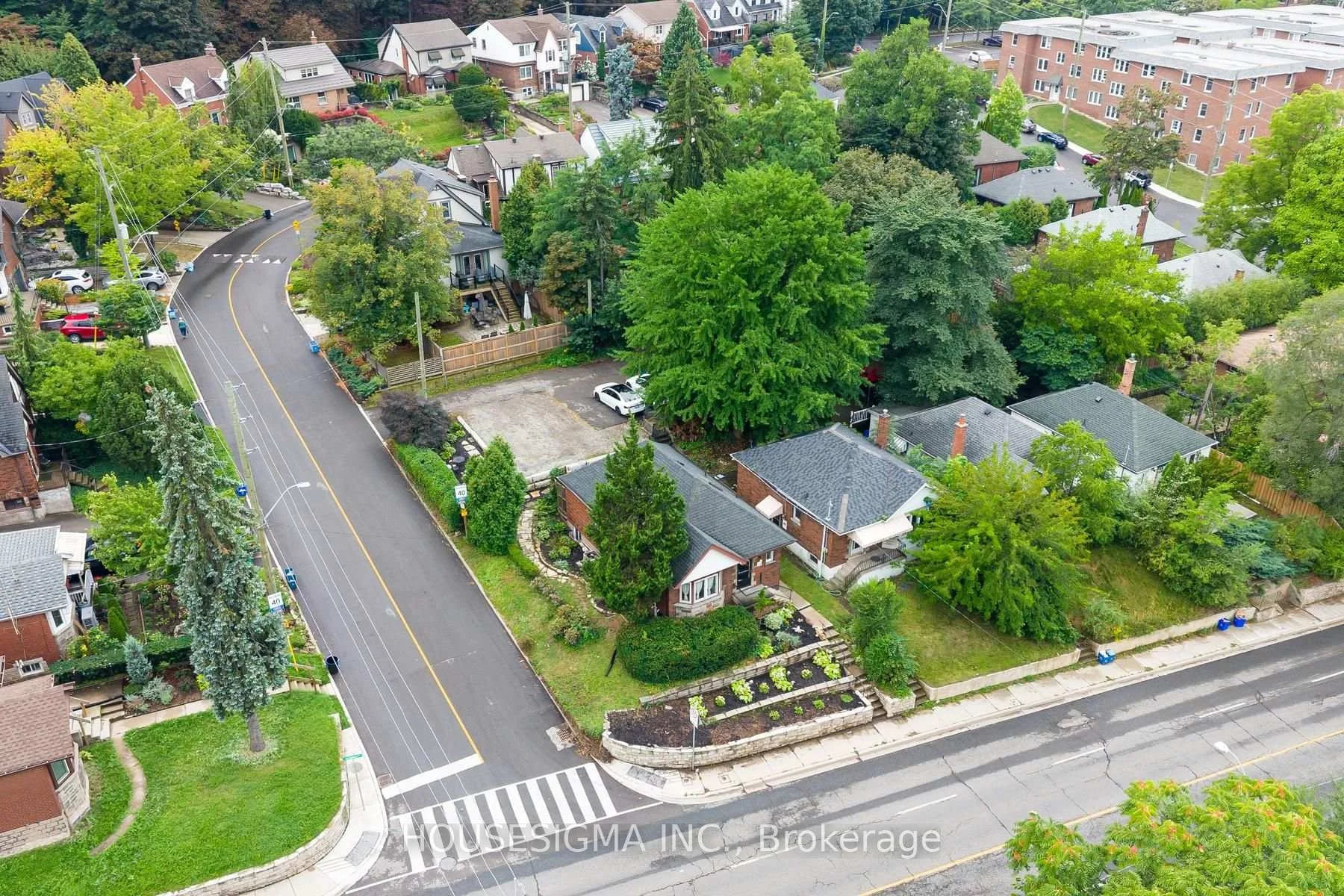 Photo 10 of 22 Arkledun Avenue, Hamilton, Corktown — HOMEH
