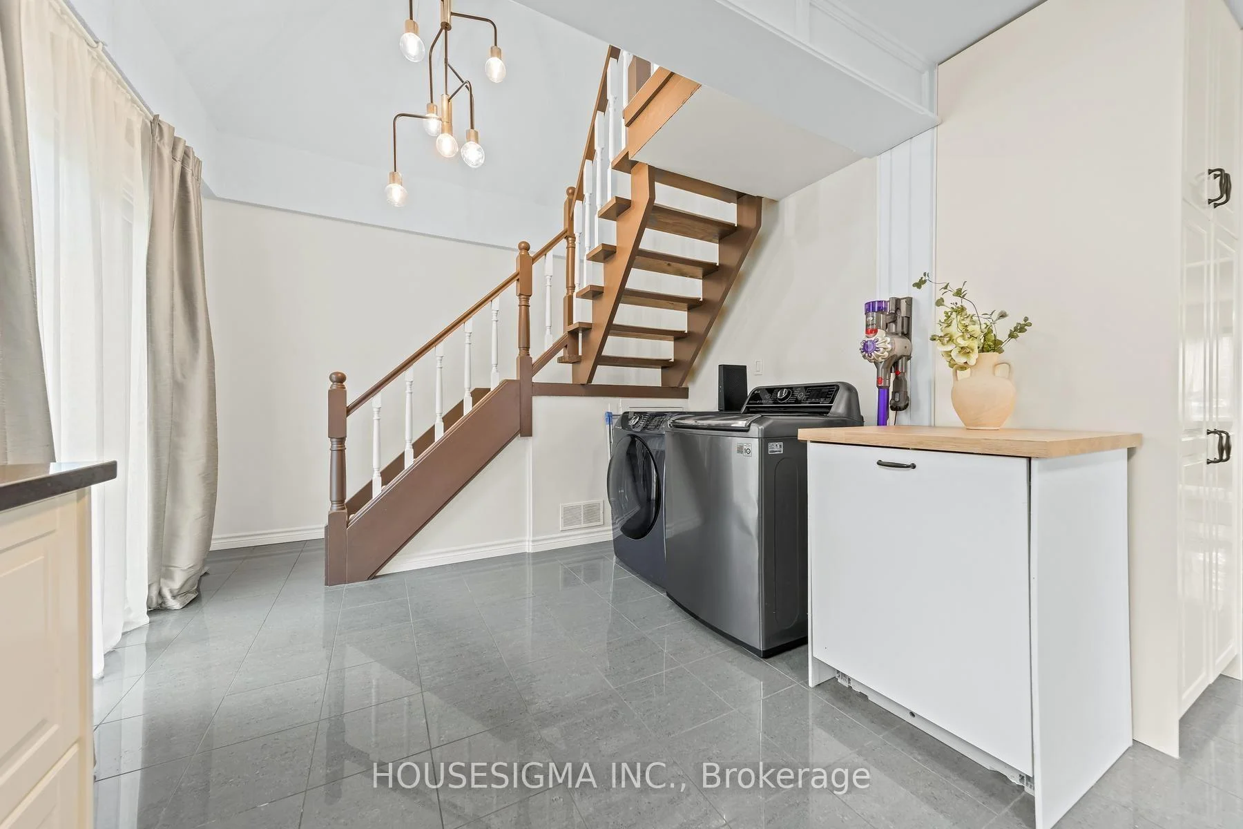 Photo 30 of 22 Arkledun Avenue, Hamilton, Corktown — HOMEH