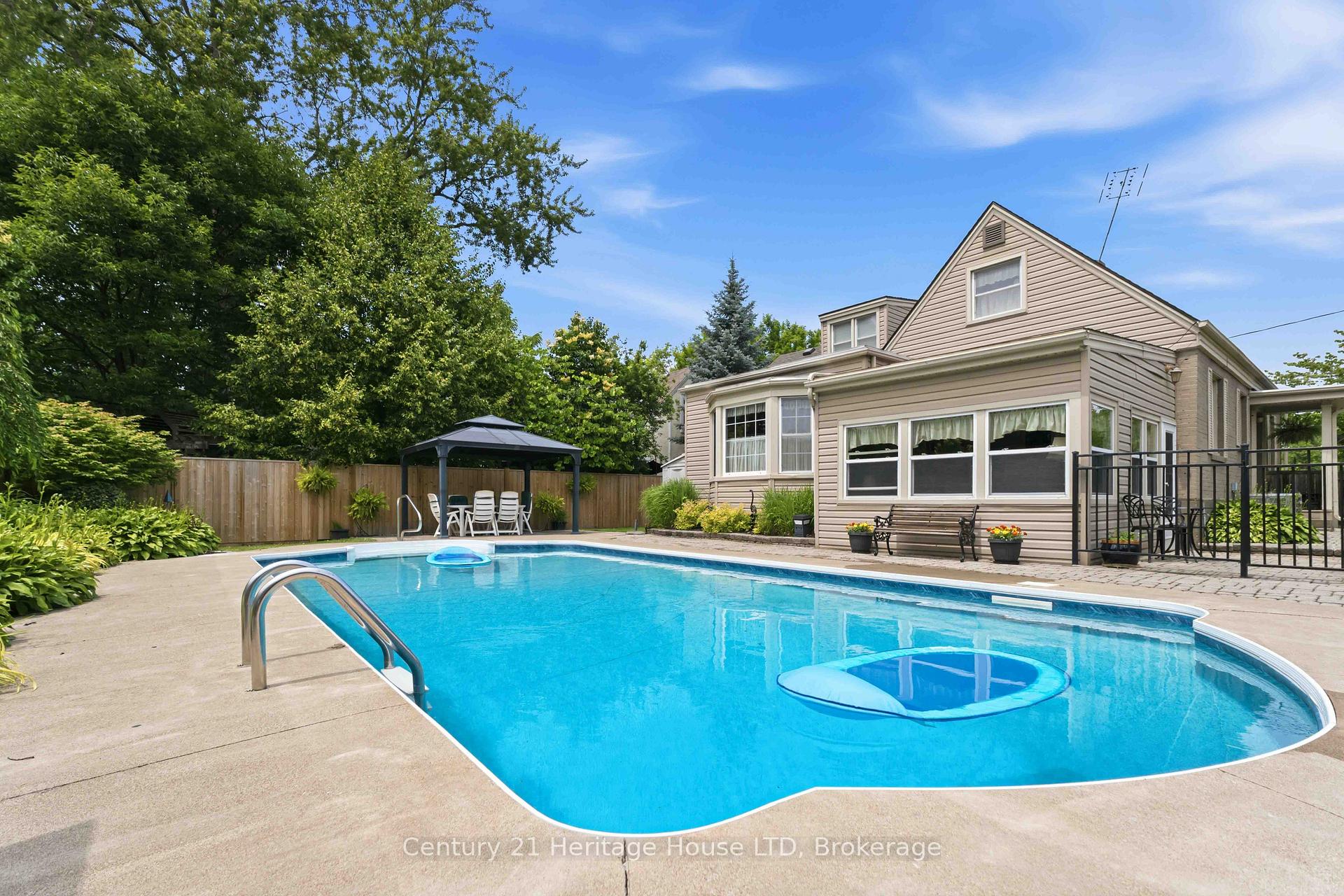 Photo 3 of 25 Glenview Avenue, Welland, Prince Charles — HOMEH