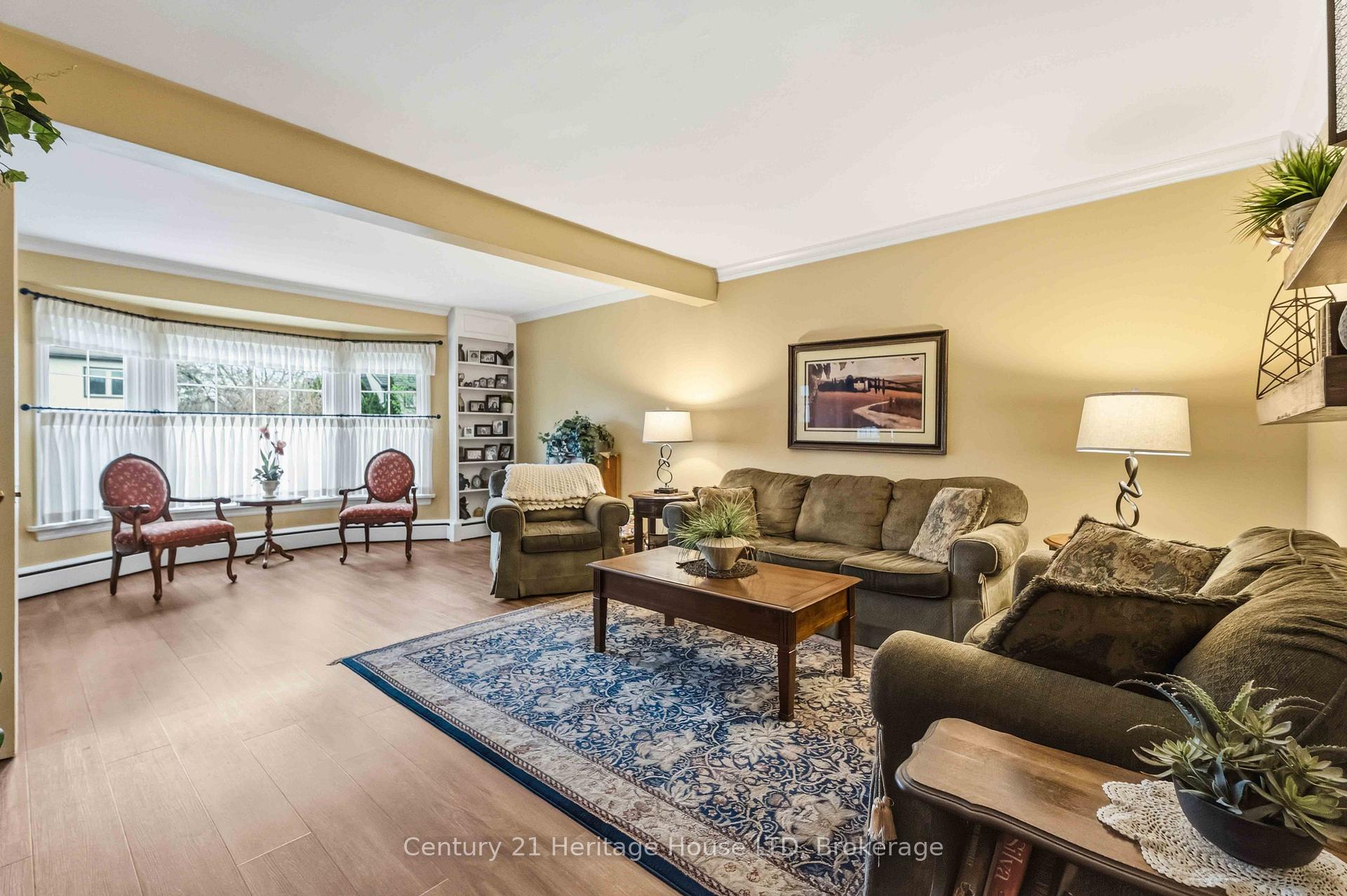 Photo 9 of 25 Glenview Avenue, Welland, Prince Charles — HOMEH