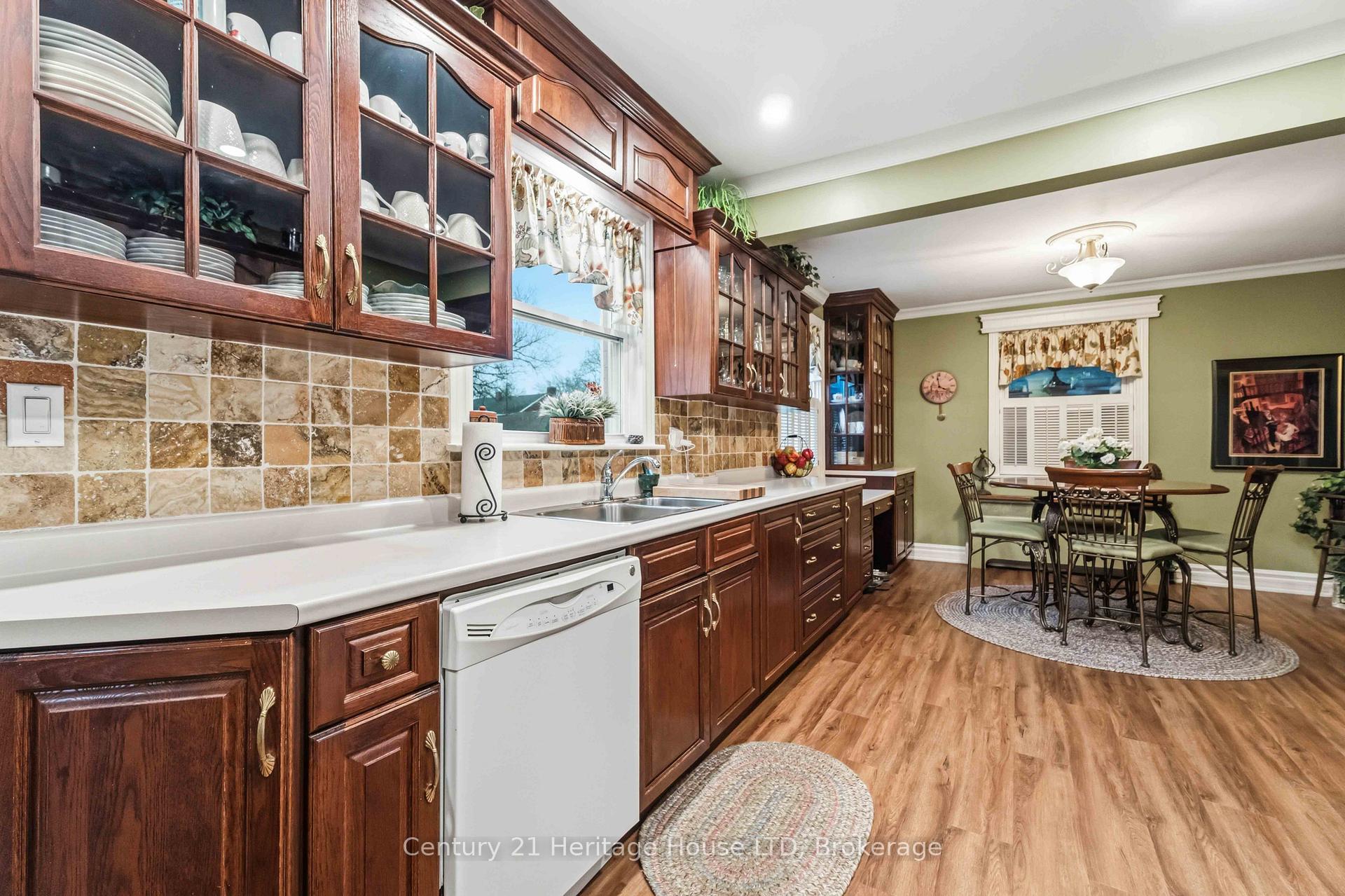 Photo 12 of 25 Glenview Avenue, Welland, Prince Charles — HOMEH