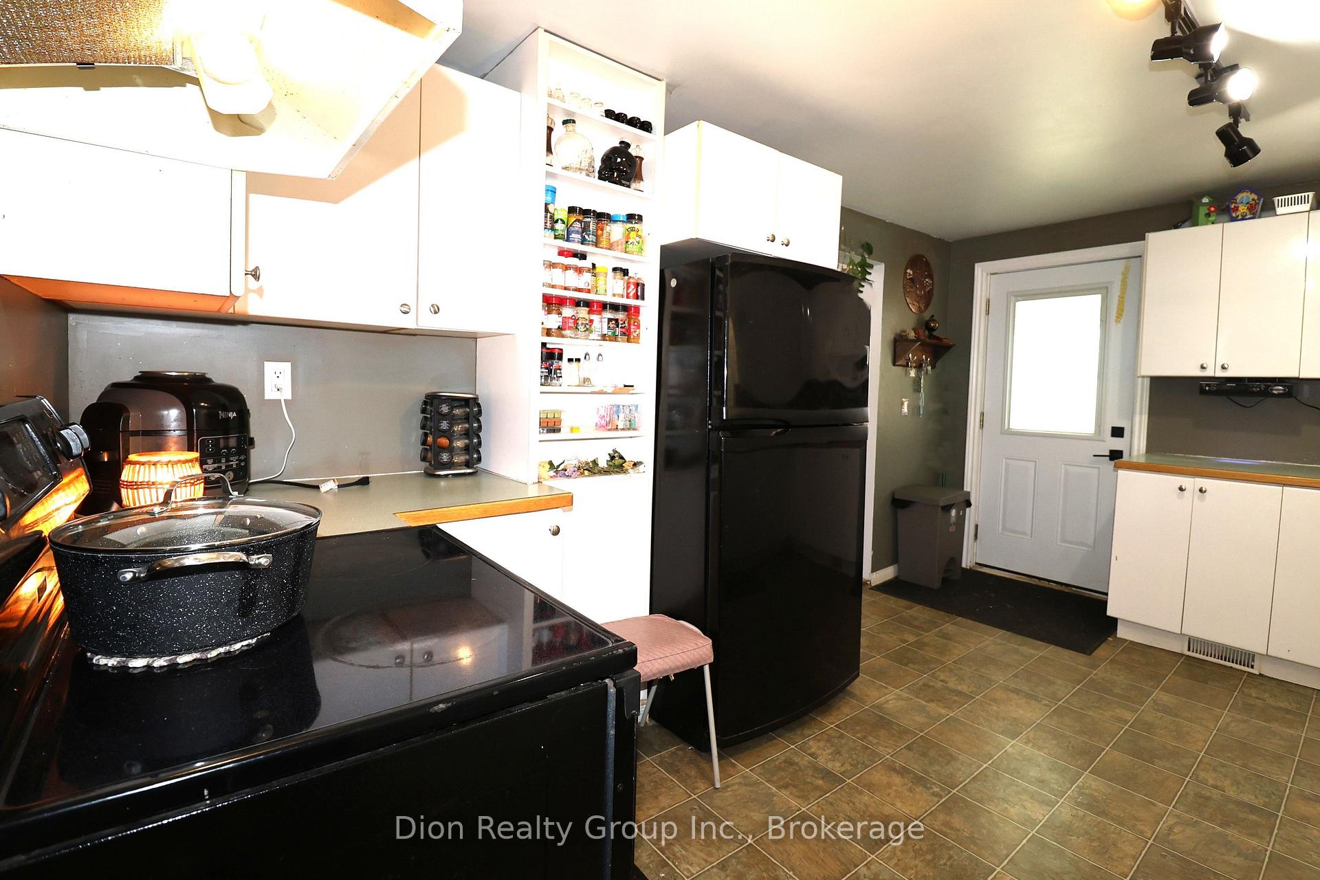 Photo 12 of 92 Fourth Street, Kirkland Lake — HOMEH