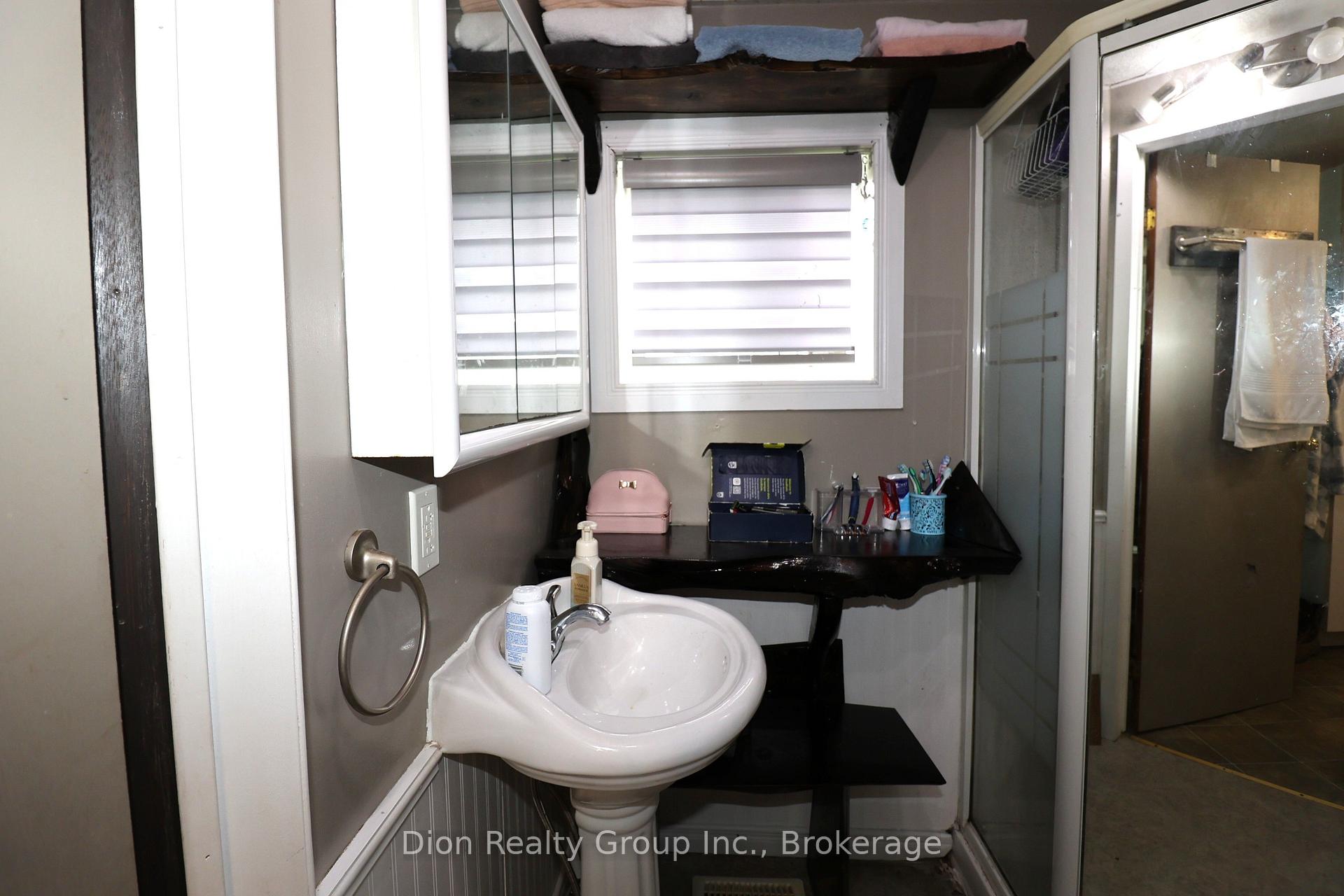 Photo 13 of 92 Fourth Street, Kirkland Lake — HOMEH