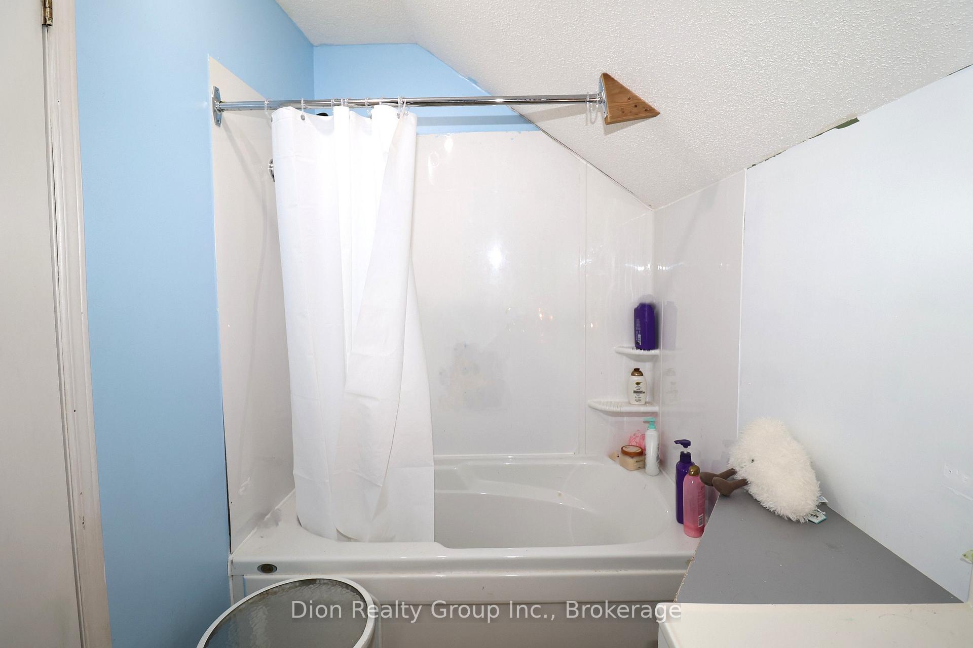 Photo 18 of 92 Fourth Street, Kirkland Lake — HOMEH