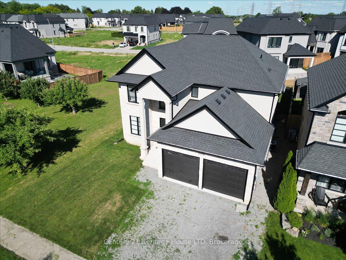 Photo 2 of 2476 Colangelo Drive, Niagara Falls, Stamford — HOMEH