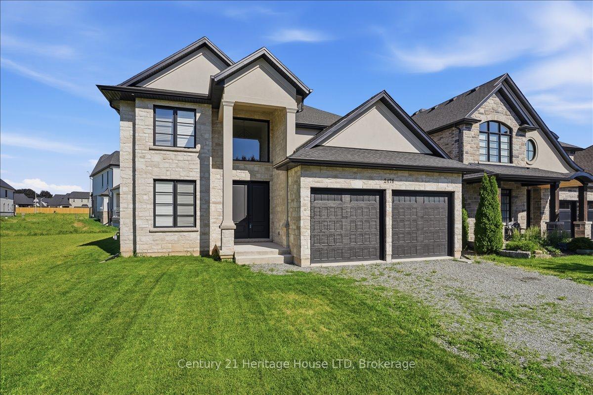 Photo 3 of 2476 Colangelo Drive, Niagara Falls, Stamford — HOMEH