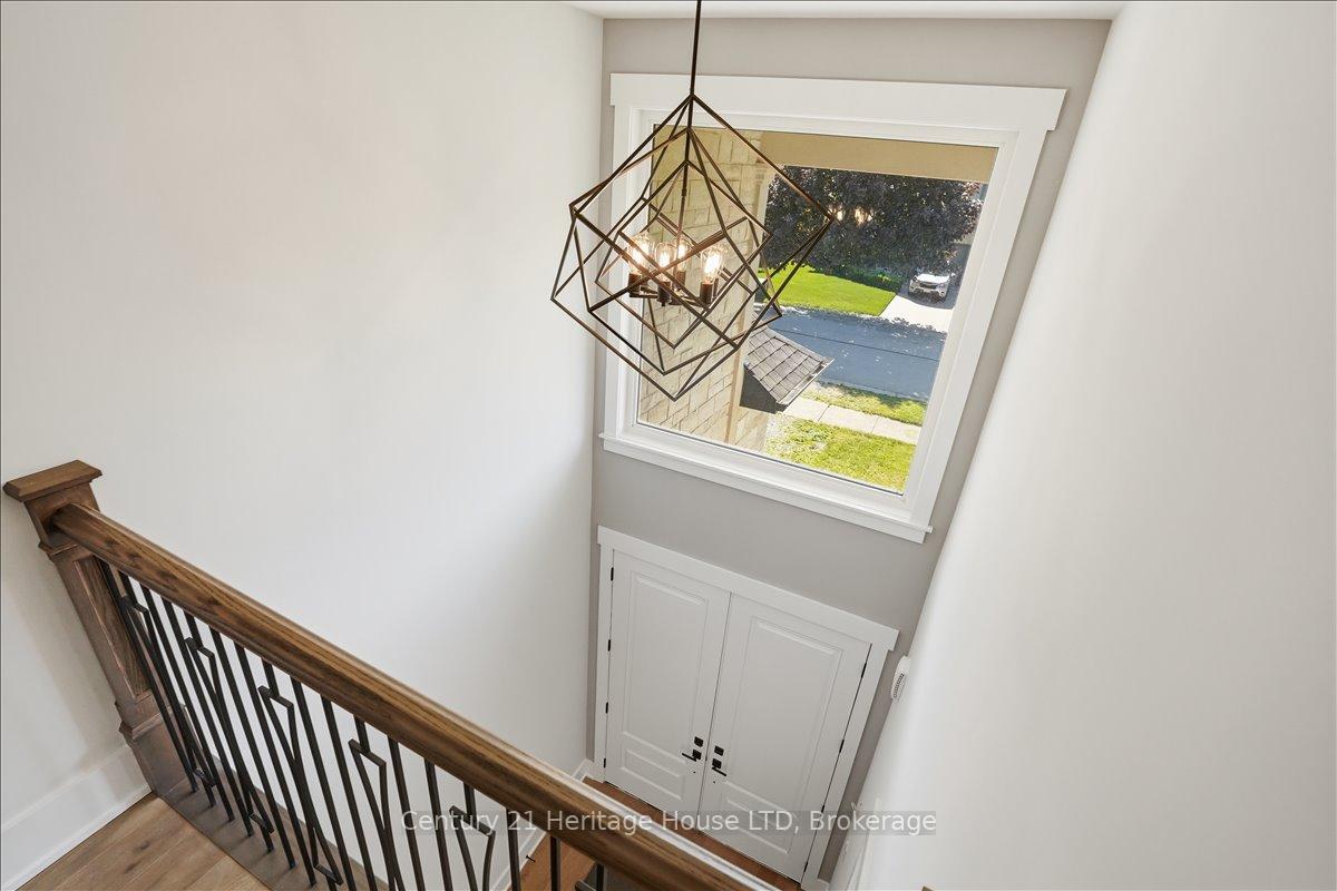 Photo 9 of 2476 Colangelo Drive, Niagara Falls, Stamford — HOMEH