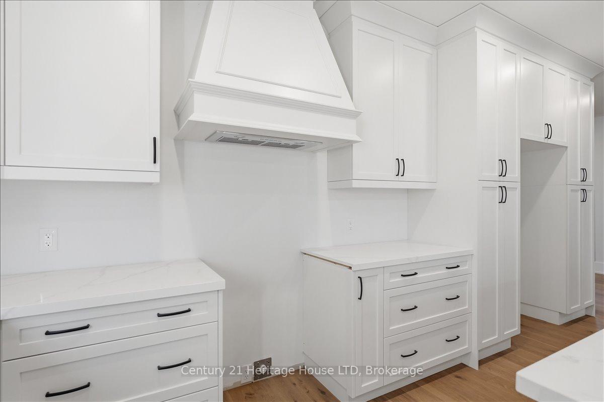 Photo 17 of 2476 Colangelo Drive, Niagara Falls, Stamford — HOMEH