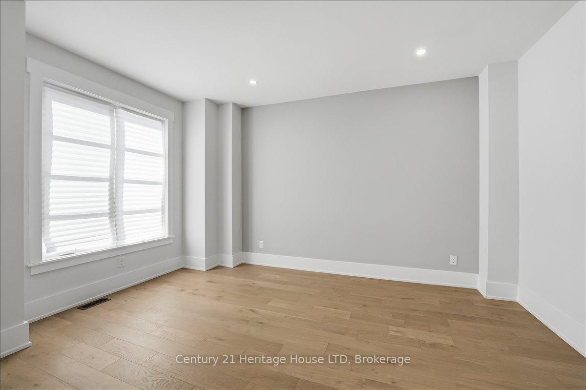 Photo 21 of 2476 Colangelo Drive, Niagara Falls, Stamford — HOMEH