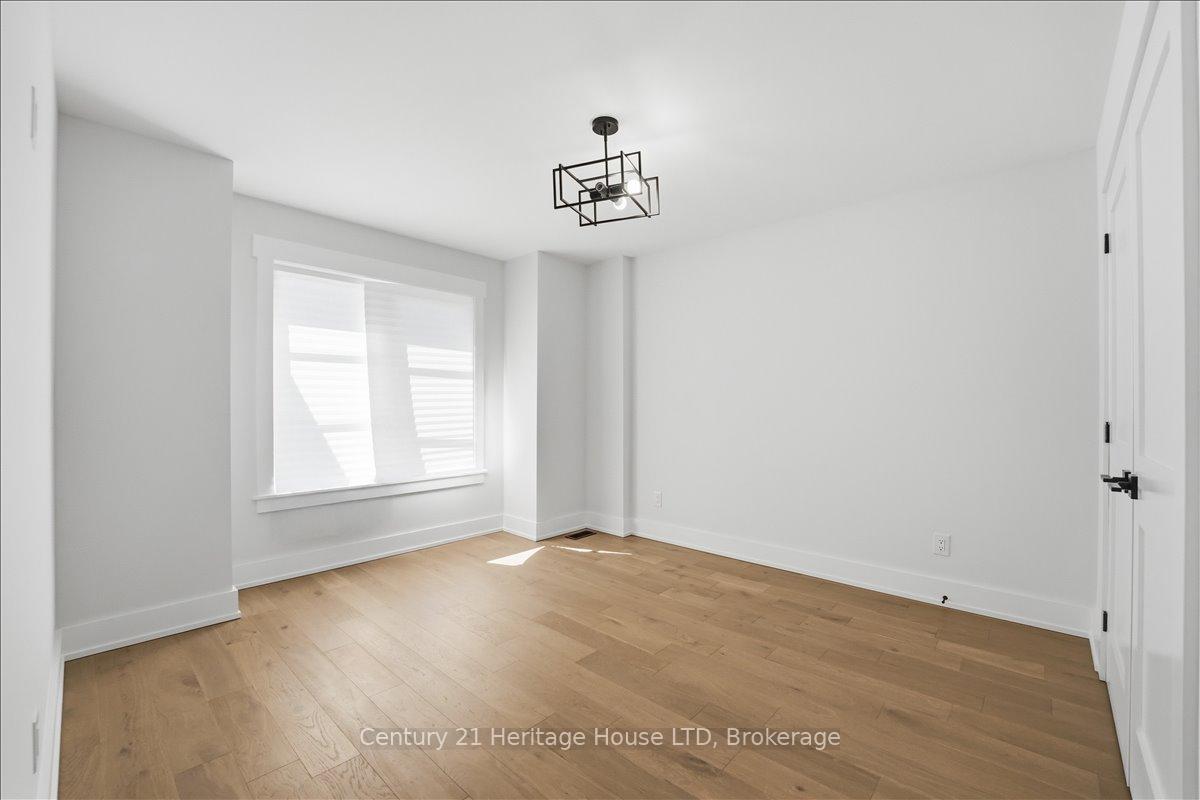 Photo 24 of 2476 Colangelo Drive, Niagara Falls, Stamford — HOMEH