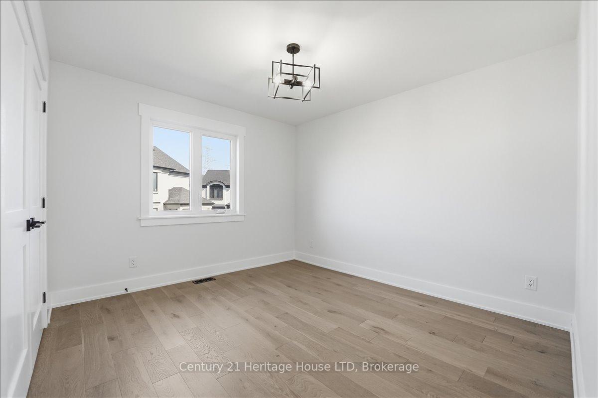 Photo 28 of 2476 Colangelo Drive, Niagara Falls, Stamford — HOMEH
