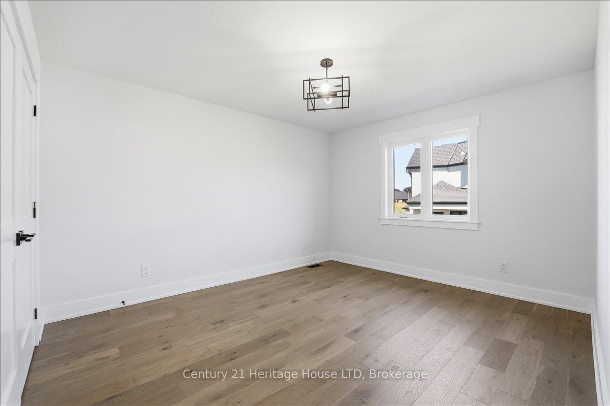 Photo 30 of 2476 Colangelo Drive, Niagara Falls, Stamford — HOMEH