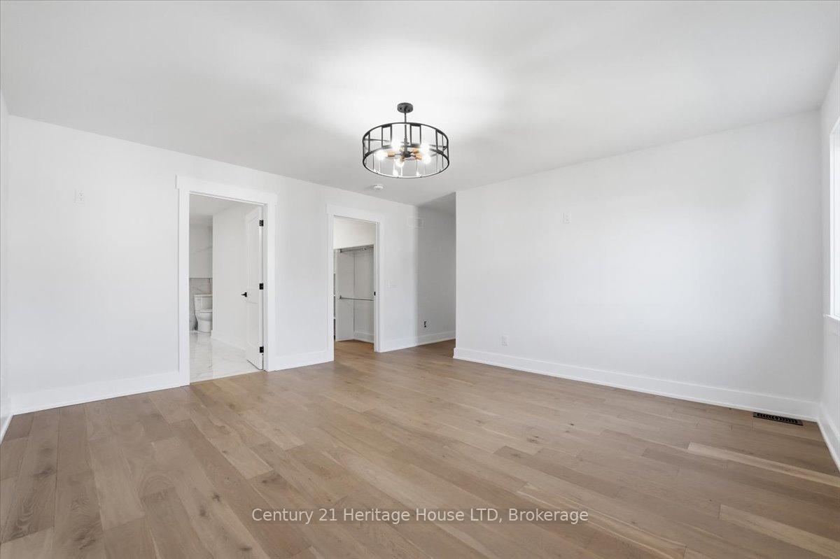 Photo 33 of 2476 Colangelo Drive, Niagara Falls, Stamford — HOMEH
