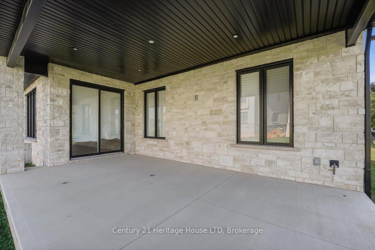 Photo 38 of 2476 Colangelo Drive, Niagara Falls, Stamford — HOMEH