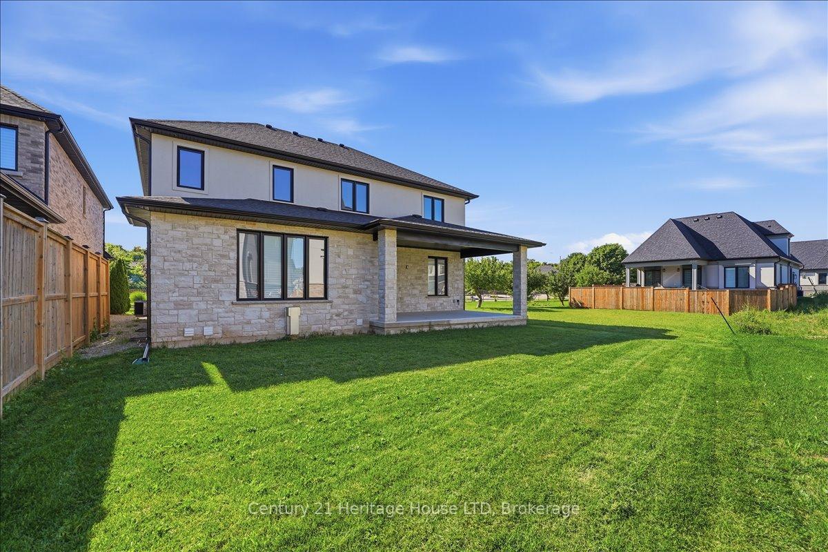 Photo 41 of 2476 Colangelo Drive, Niagara Falls, Stamford — HOMEH