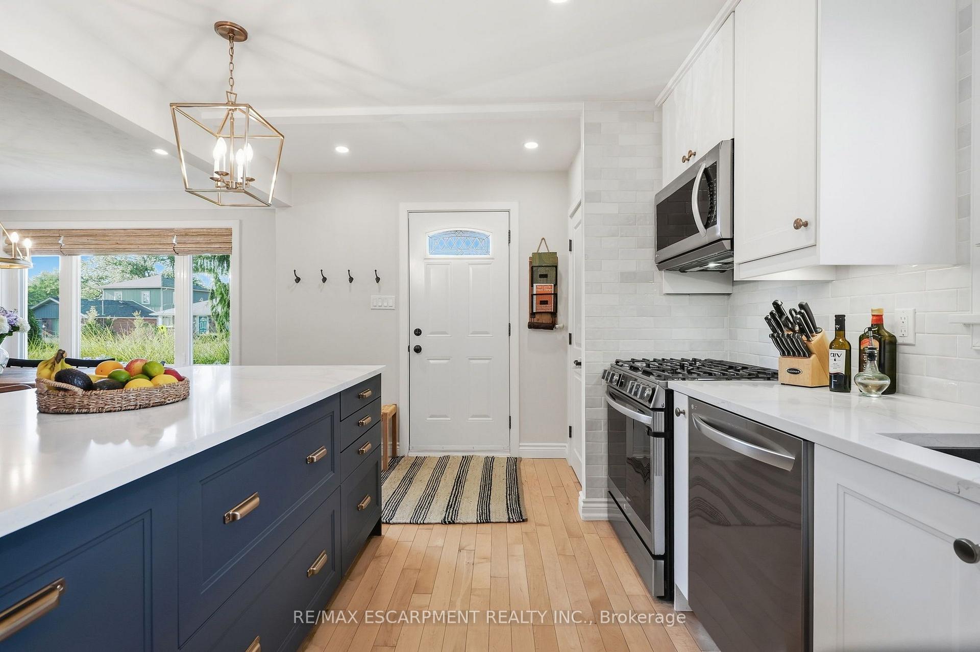 Photo 5 of 1453 Mountain Grove Avenue, Burlington, Mountainside — HOMEH