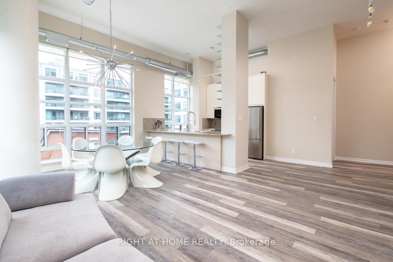Photo 4 of Unit 306, 380 Macpherson Avenue, Toronto, Casa Loma — HOMEH