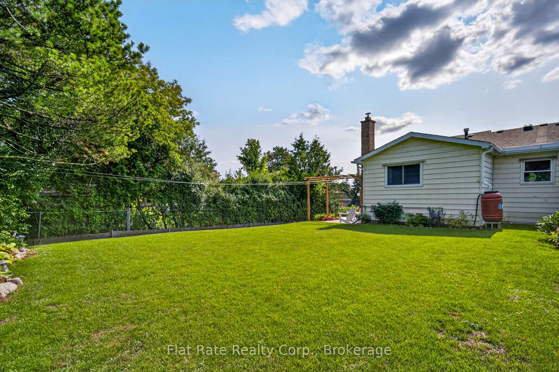 Photo 29 of 1990 Walker Avenue, Peterborough, Ashburnham Ward 4 — HOMEH