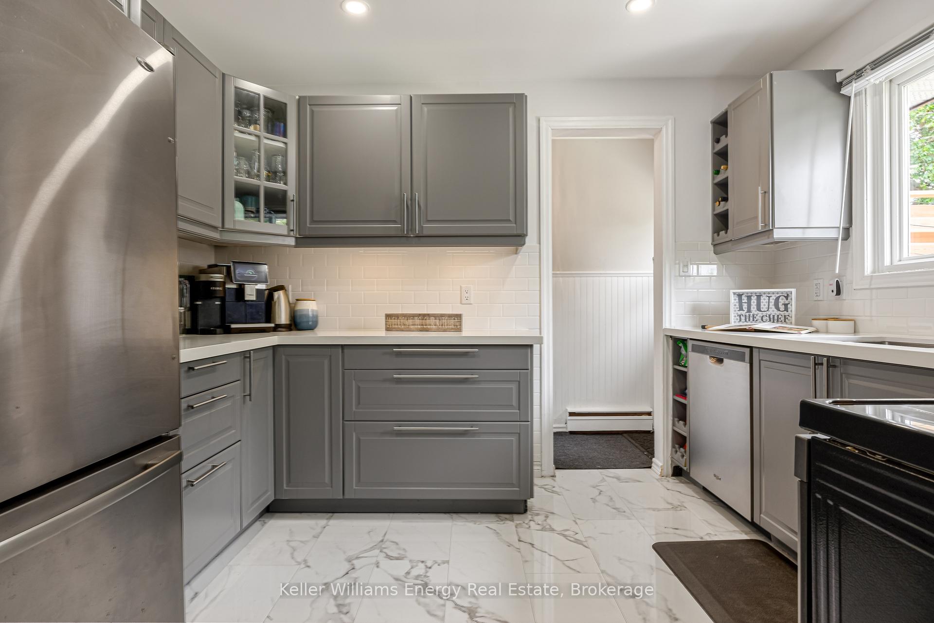 Photo 12 of 405 Bernhard Crescent, Oshawa, O'Neill — HOMEH