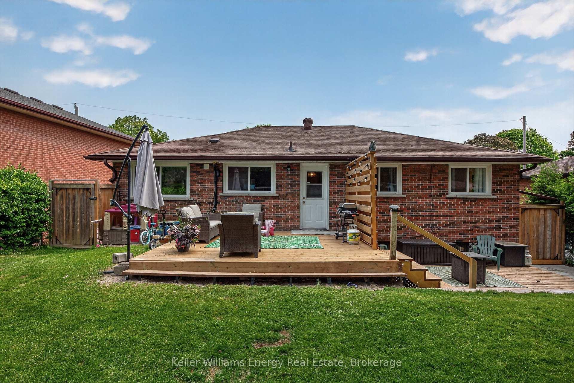 Photo 36 of 405 Bernhard Crescent, Oshawa, O'Neill — HOMEH
