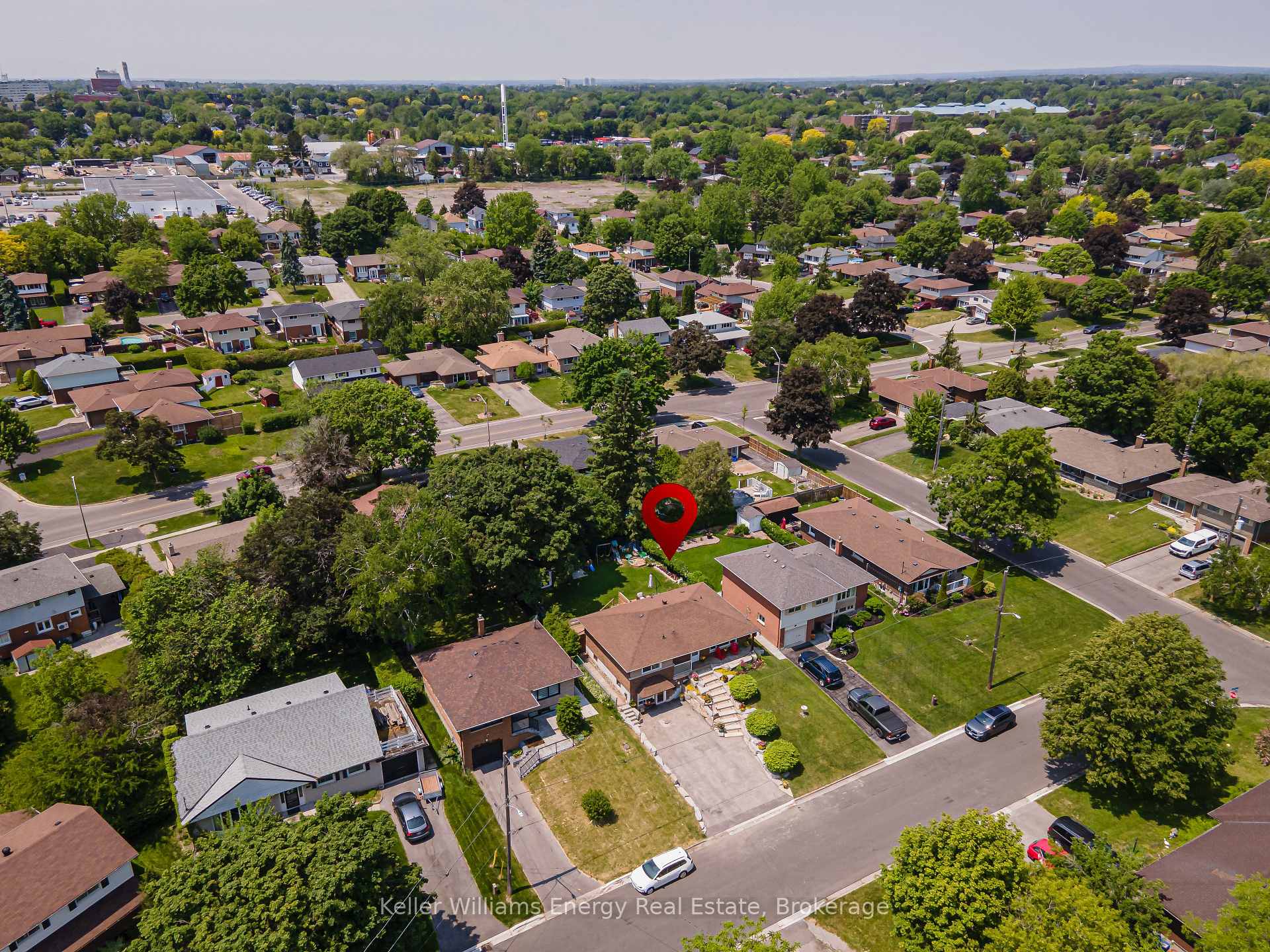 Photo 40 of 405 Bernhard Crescent, Oshawa, O'Neill — HOMEH