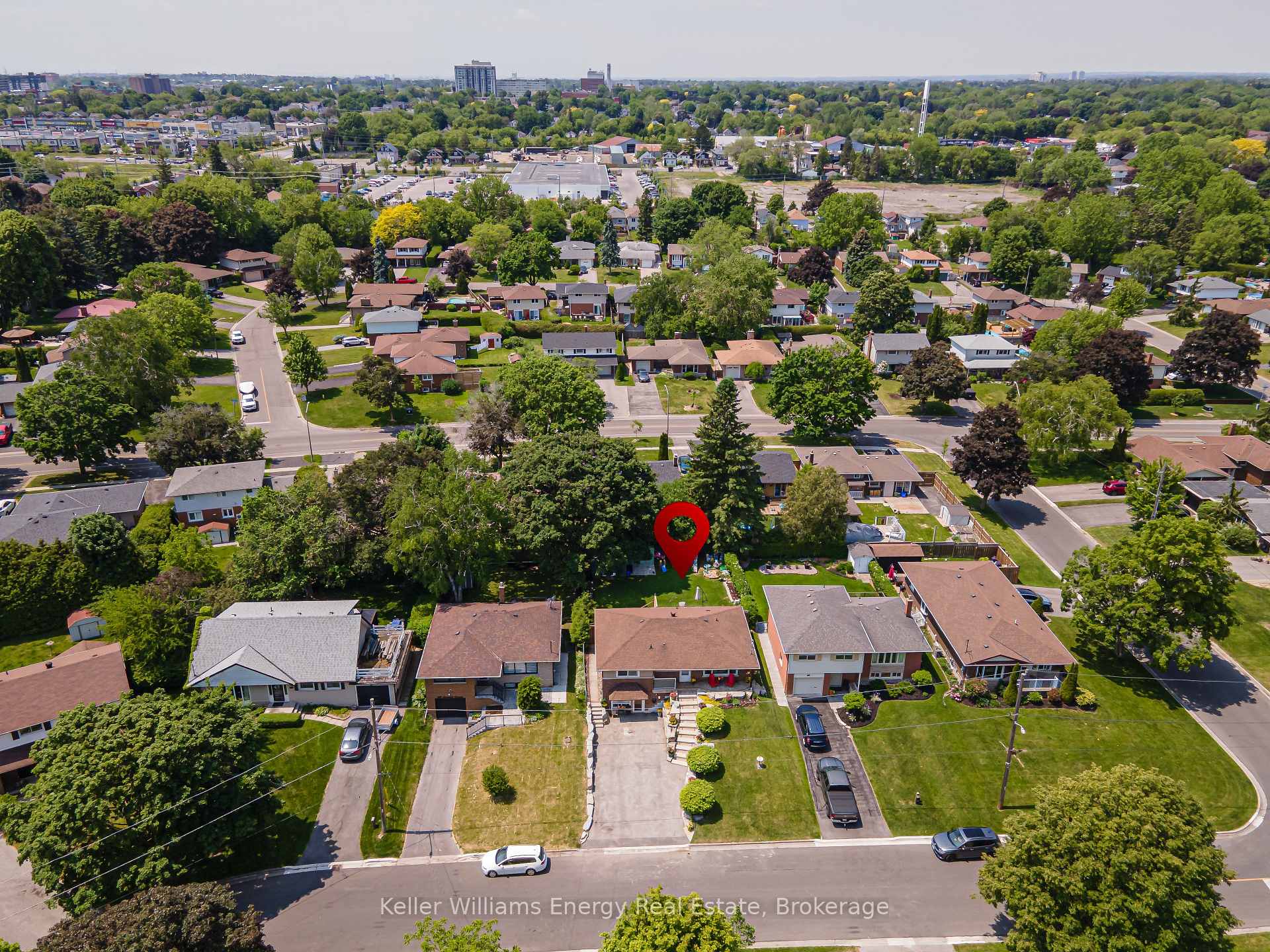 Photo 41 of 405 Bernhard Crescent, Oshawa, O'Neill — HOMEH
