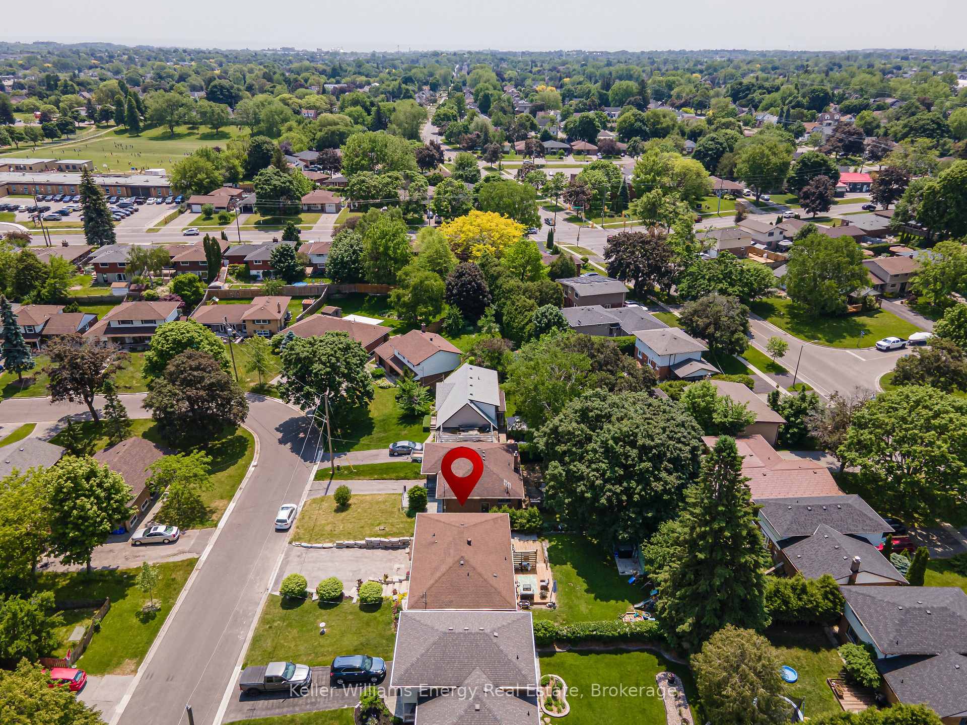 Photo 43 of 405 Bernhard Crescent, Oshawa, O'Neill — HOMEH