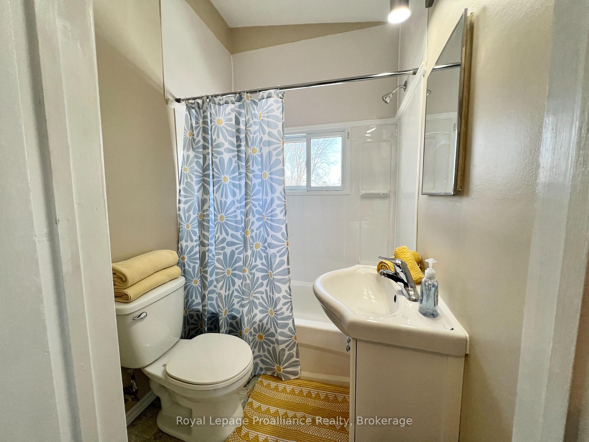 Photo 11 of Unit A, 148 Lester Road, Quinte West, Sidney Ward — HOMEH