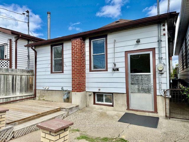 Photo 4 of 617 McTavish Street, Thunder Bay, East End — HOMEH